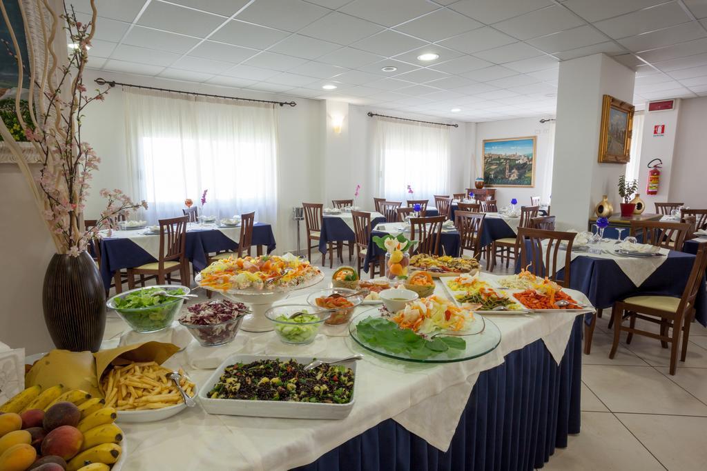 Hotel Caggiari Senigallia Buitenkant foto