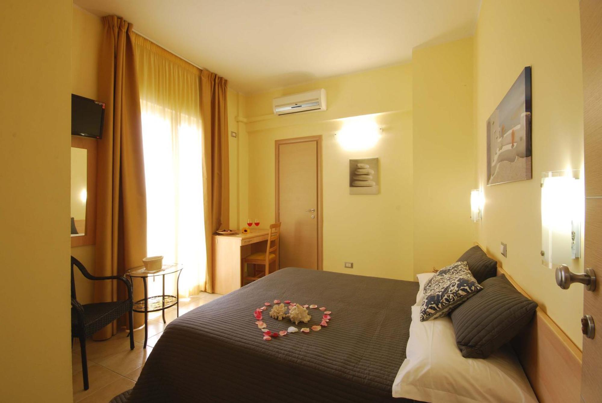 Hotel Caggiari Senigallia Buitenkant foto