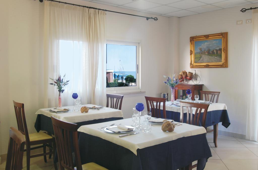 Hotel Caggiari Senigallia Buitenkant foto
