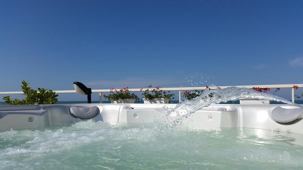 Hotel Caggiari Senigallia Buitenkant foto