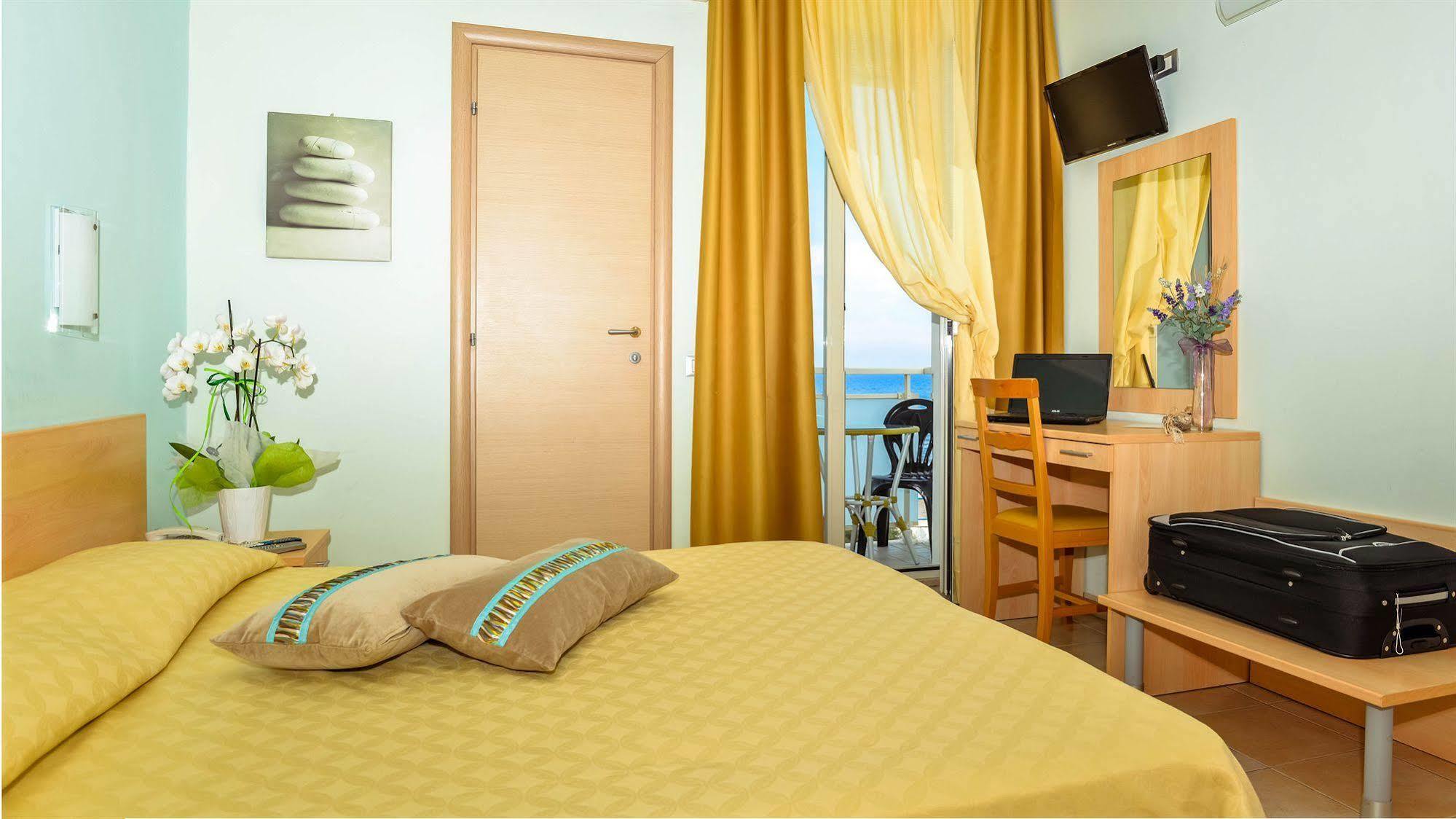 Hotel Caggiari Senigallia Buitenkant foto