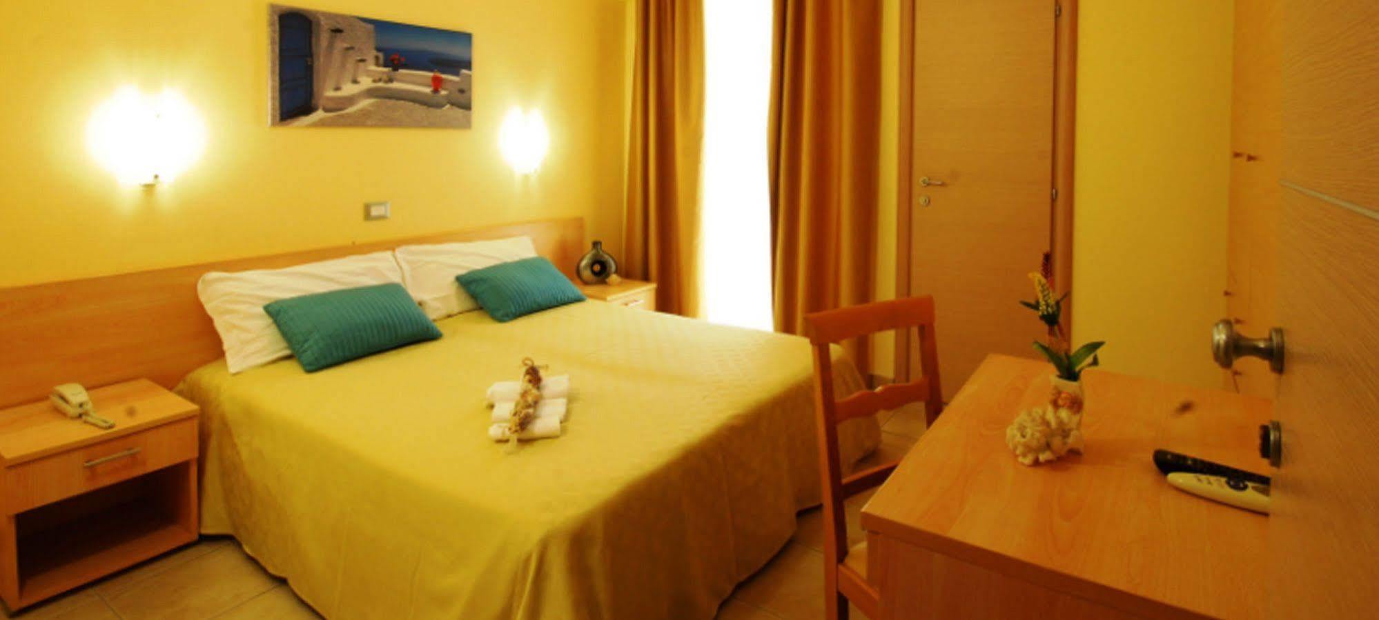 Hotel Caggiari Senigallia Buitenkant foto